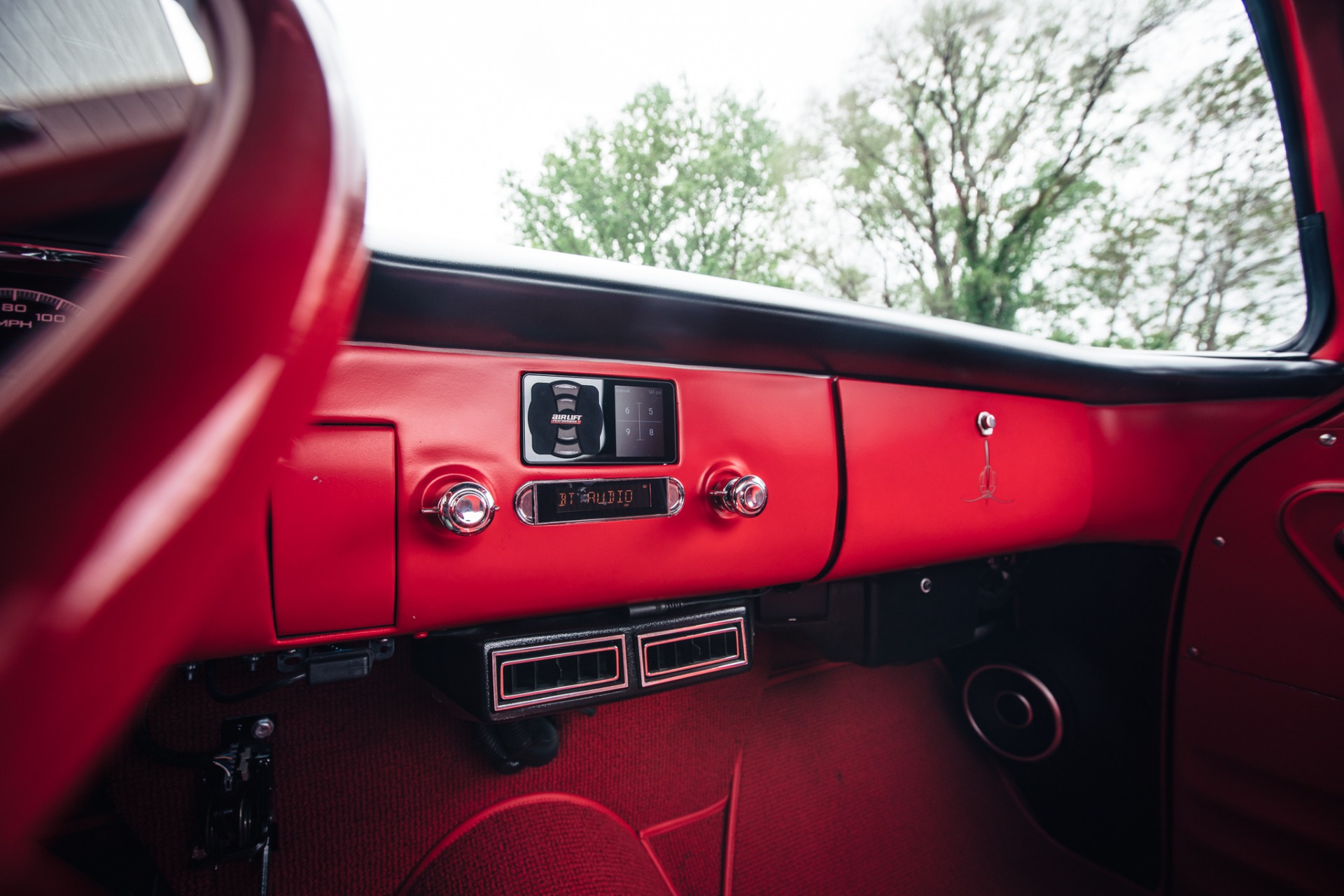 Chevrolet-Apache-1959-White-Red-26