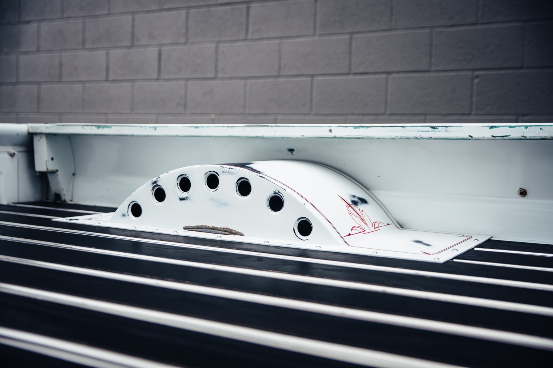 Chevrolet-Apache-1959-White-Red-28