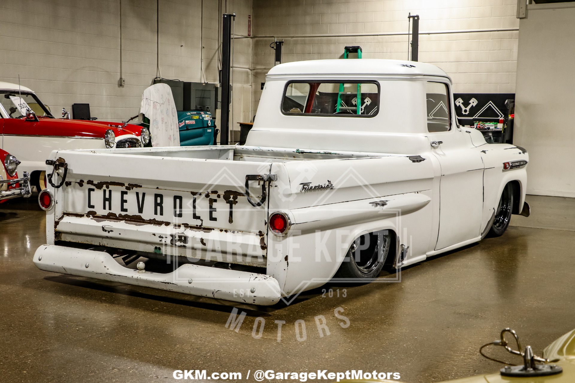 Chevrolet-Apache-1959-White-Red-37
