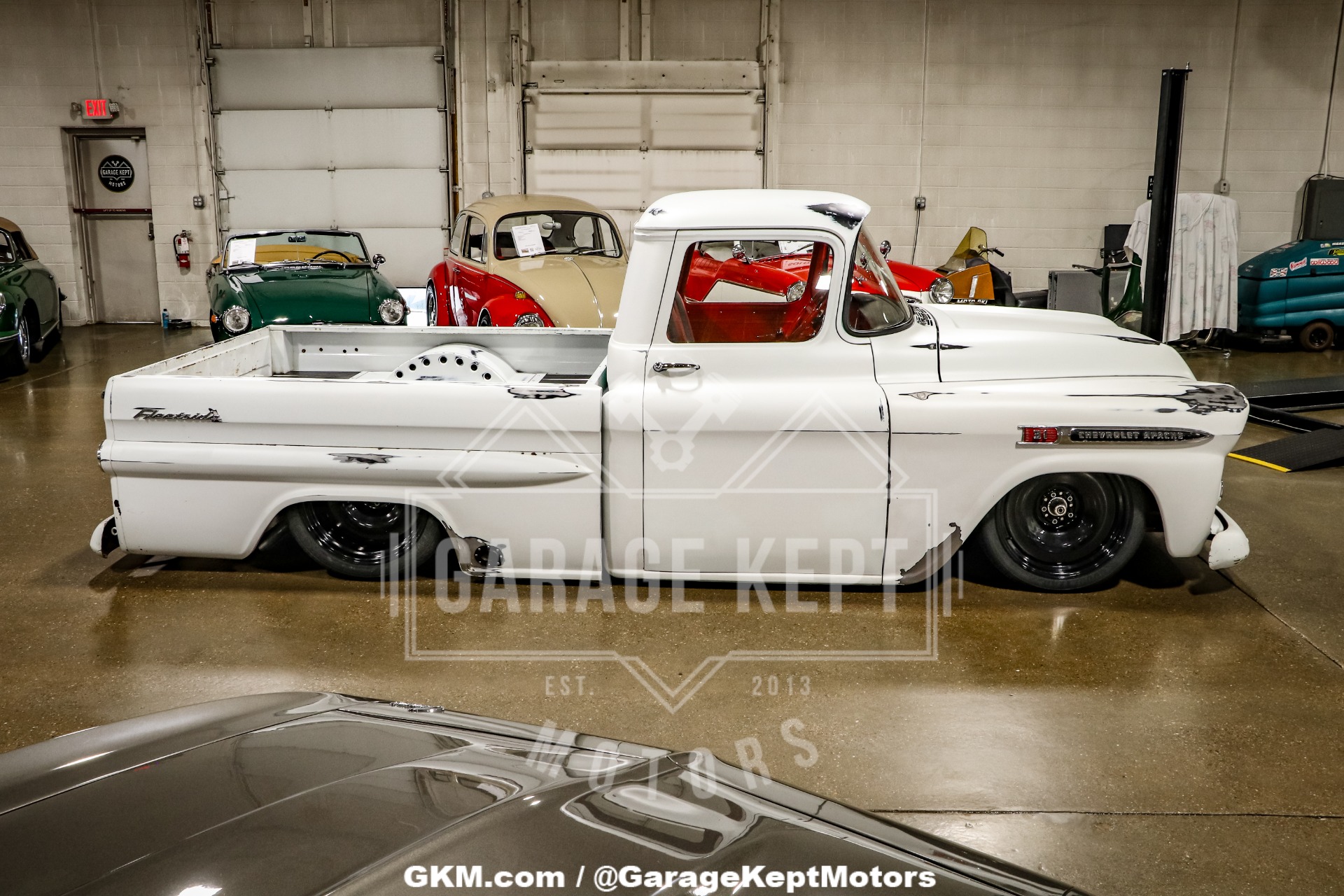 Chevrolet-Apache-1959-White-Red-39