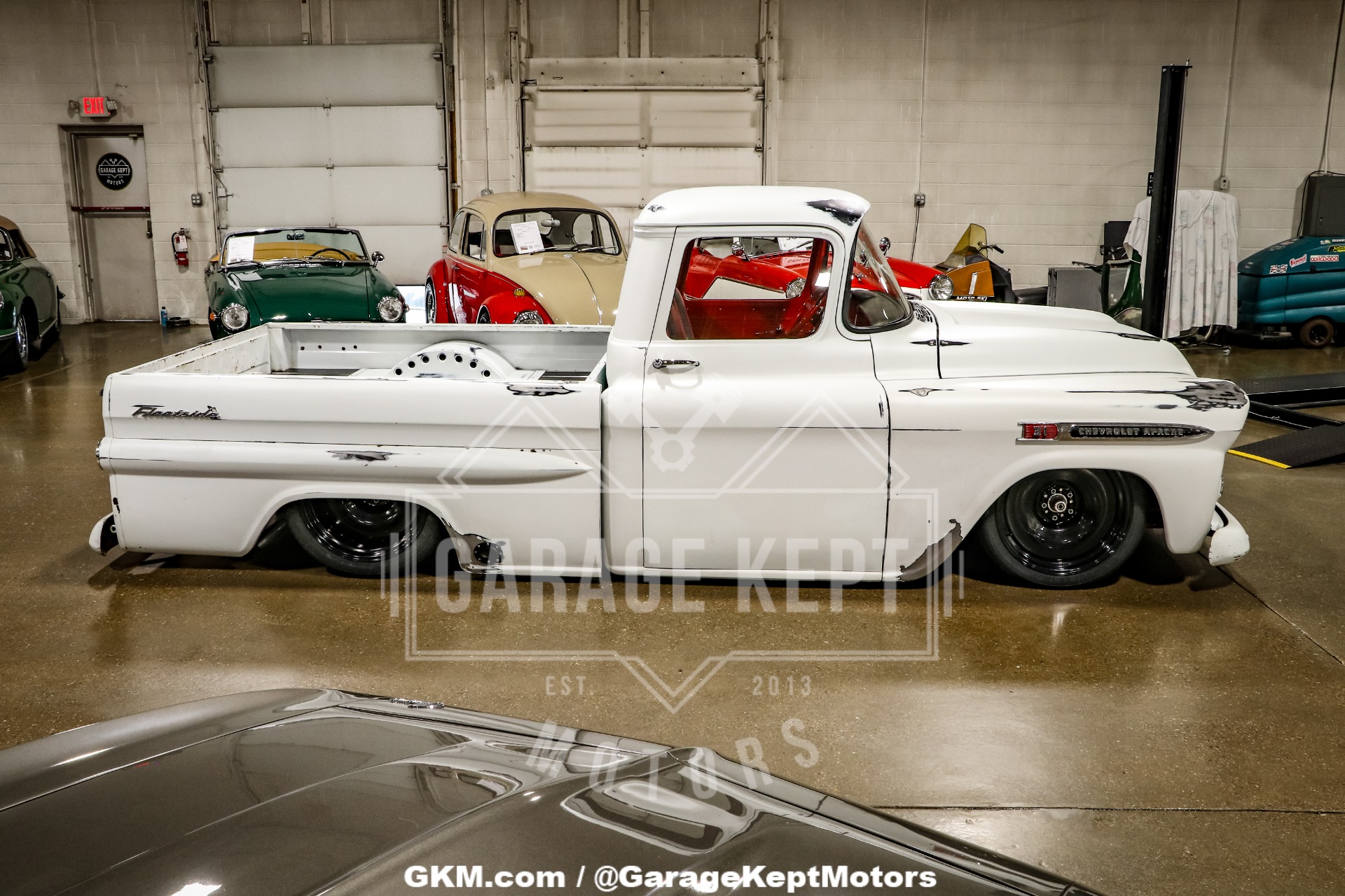 Chevrolet-Apache-1959-White-Red-40