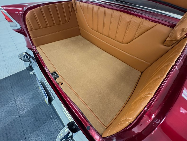 Chevrolet-Bel-air-1955-Candy-Apple-Red-Saddle-36