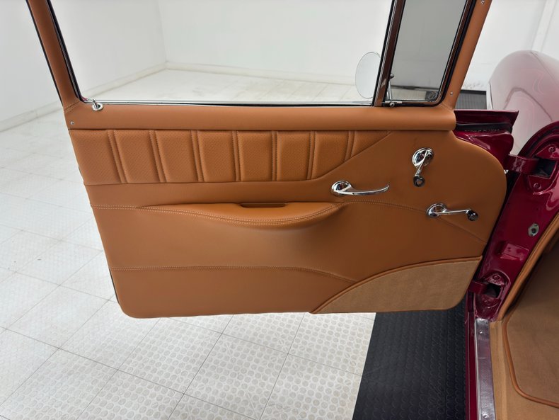Chevrolet-Bel-air-1955-Candy-Apple-Red-Saddle-37