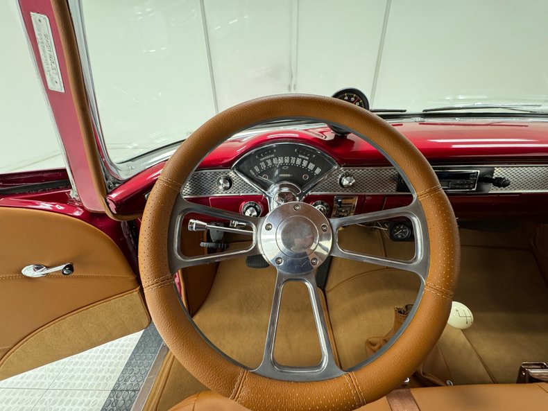 Chevrolet-Bel-air-1955-Candy-Apple-Red-Saddle-45