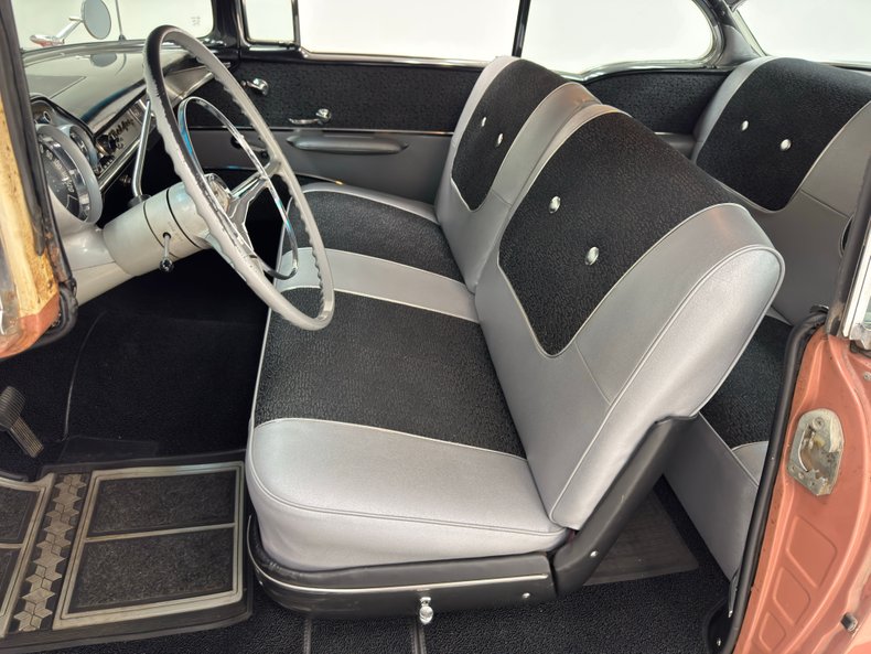 Chevrolet-Bel-air-1957-Canyon-Coral-Silver-1