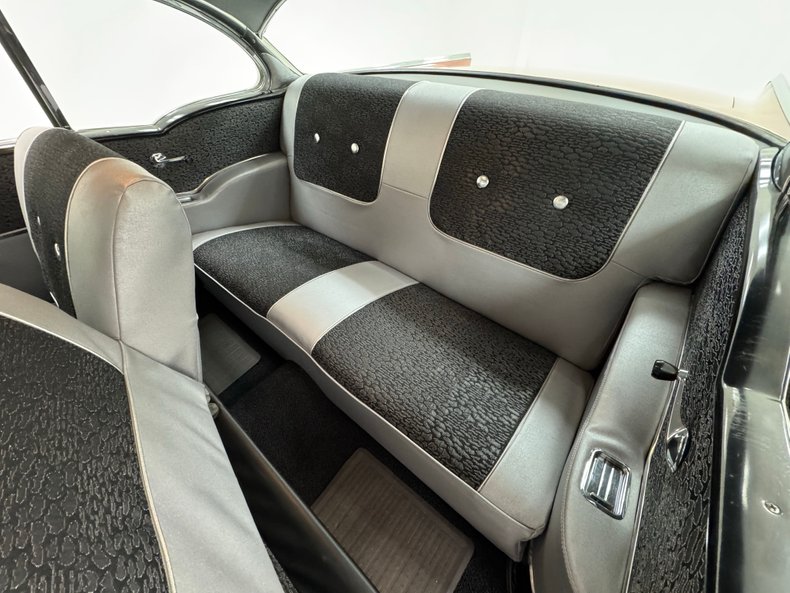 Chevrolet-Bel-air-1957-Canyon-Coral-Silver-37