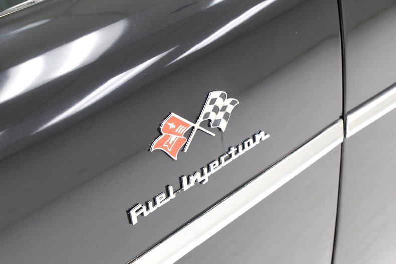 Chevrolet-Bel-air-1957-Onyx-Black-Red-2