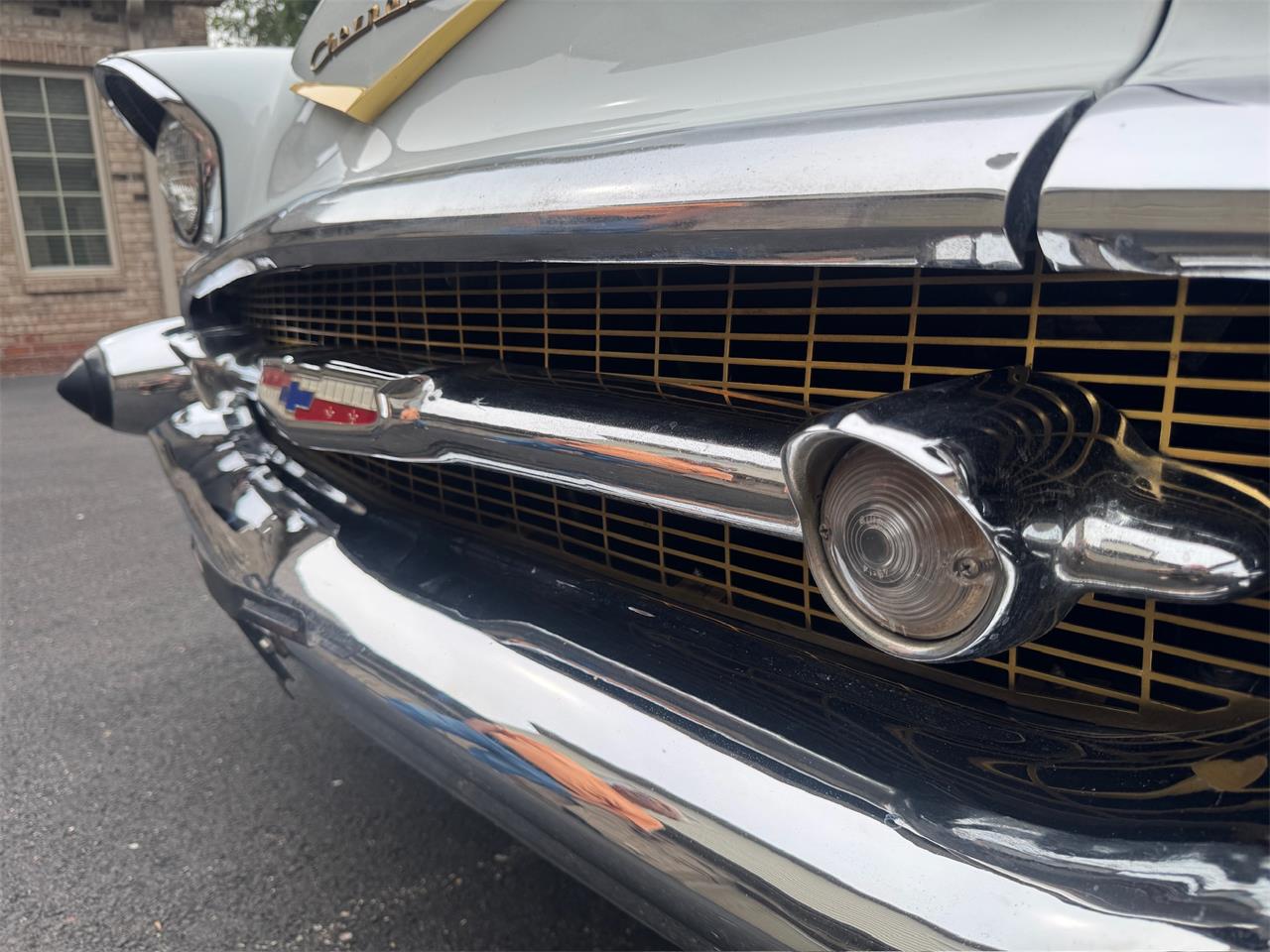 Chevrolet-Bel-air-1957-White-Grey-10