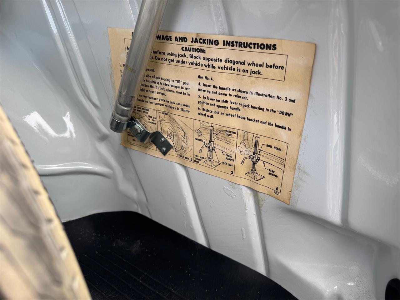 Chevrolet-Bel-air-1957-White-Grey-36