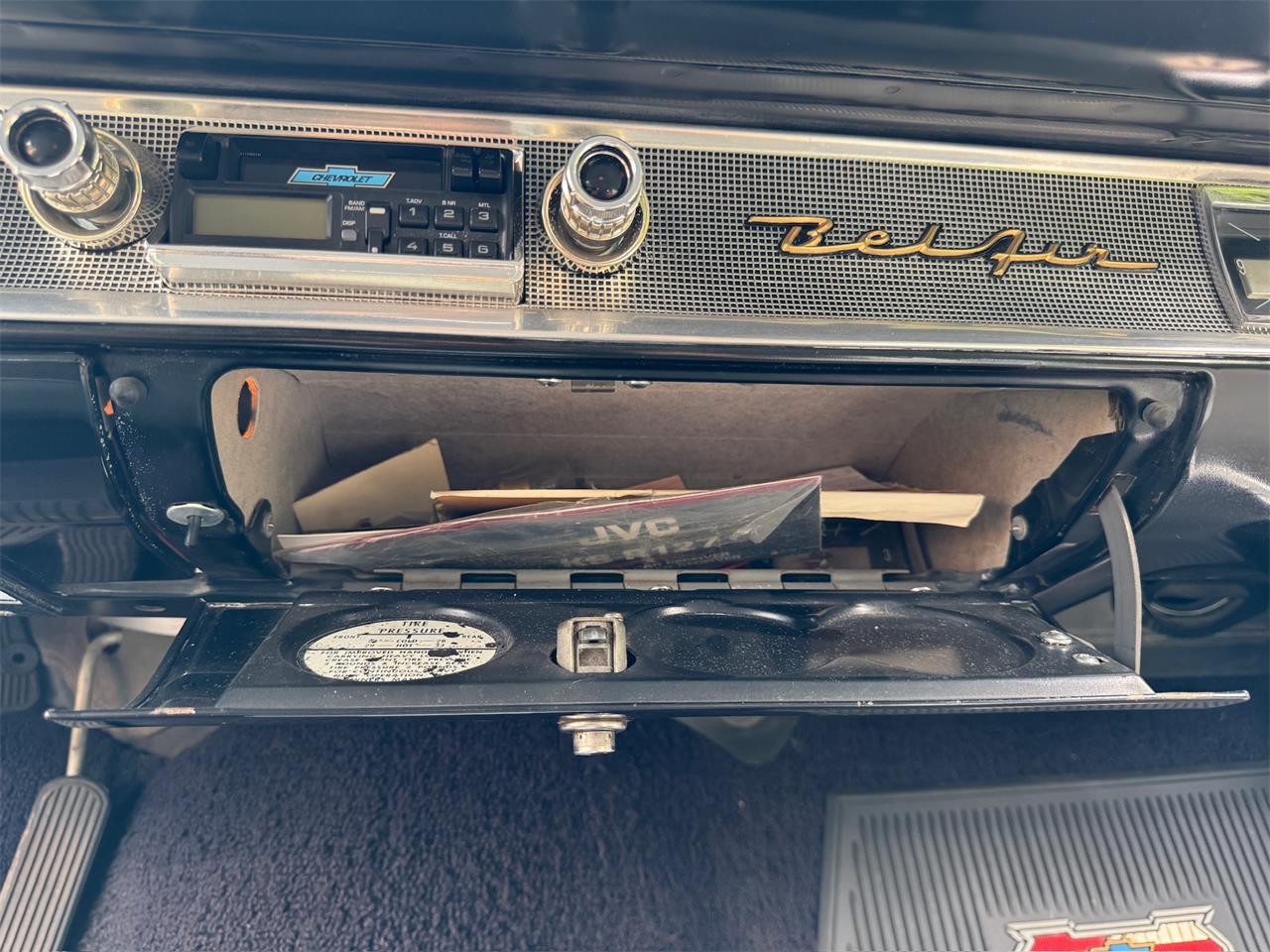 Chevrolet-Bel-air-1957-White-Grey-42