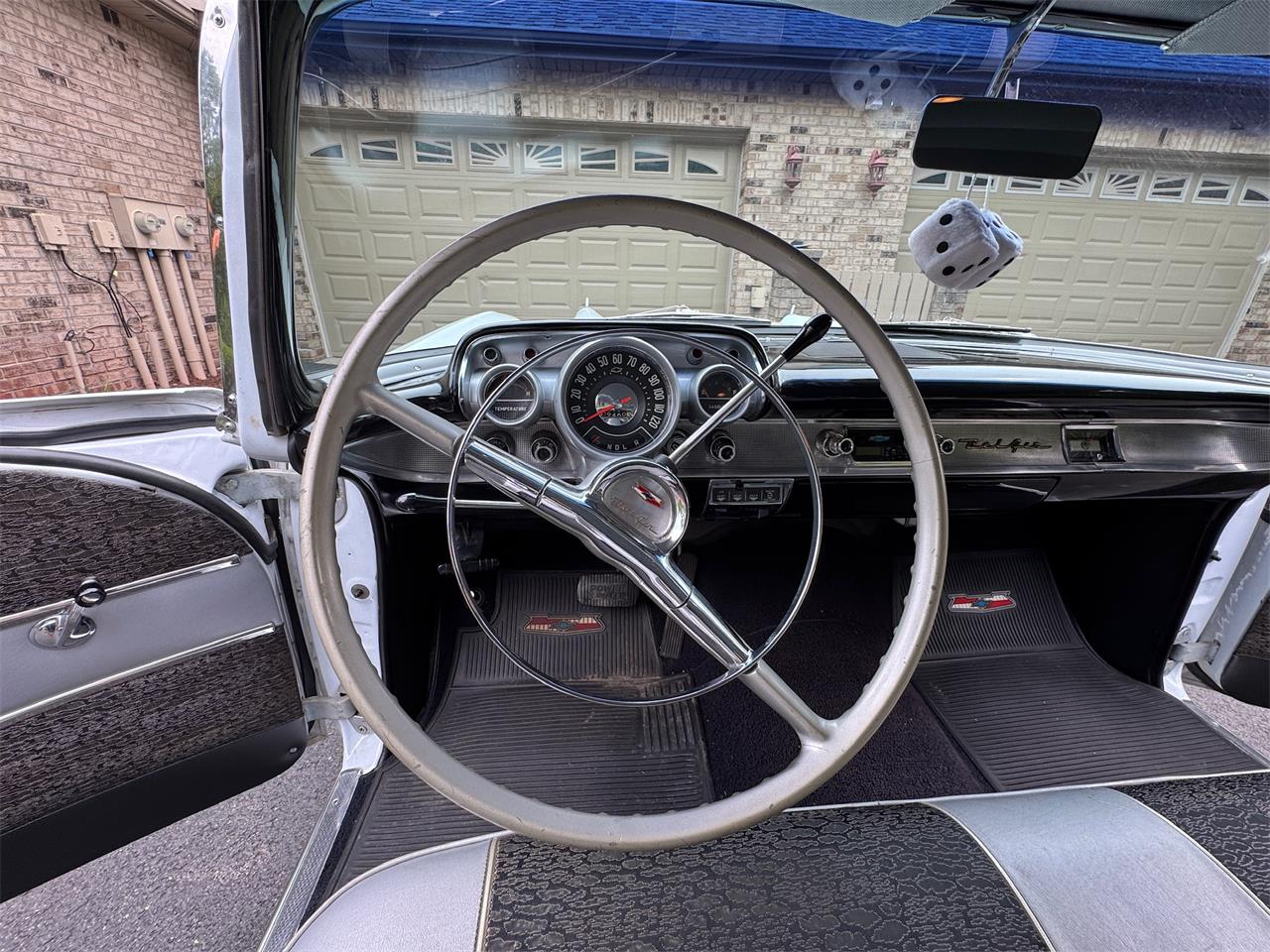 Chevrolet-Bel-air-1957-White-Grey-5