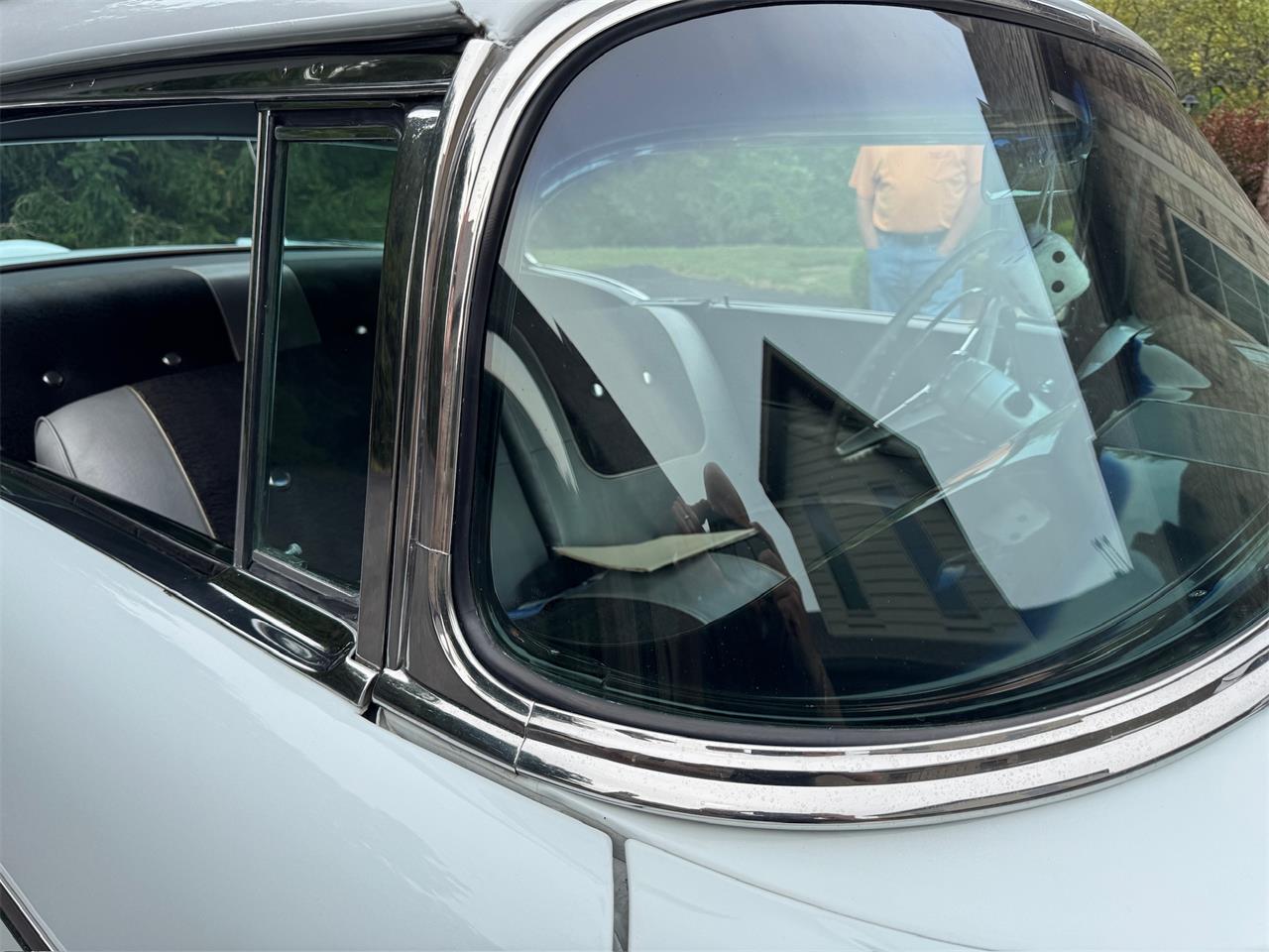 Chevrolet-Bel-air-1957-White-Grey-50