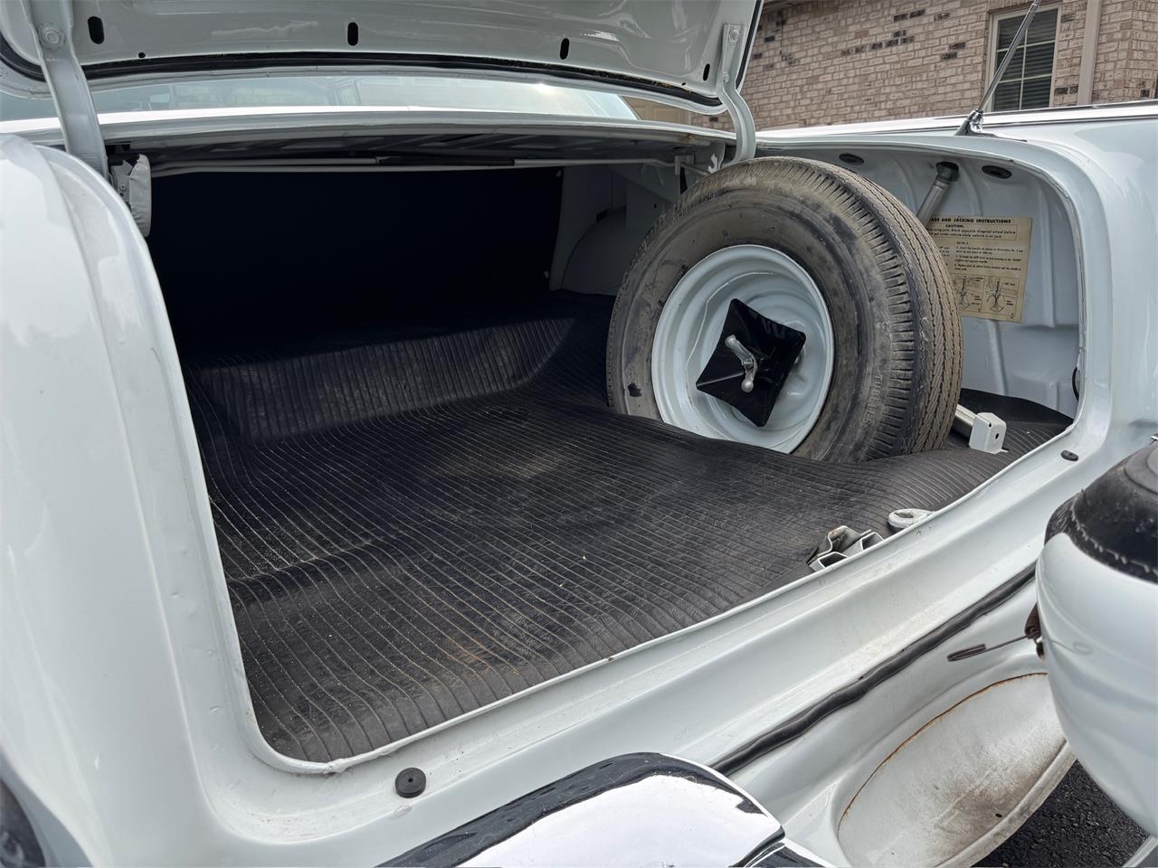 Chevrolet-Bel-air-1957-White-Grey-59