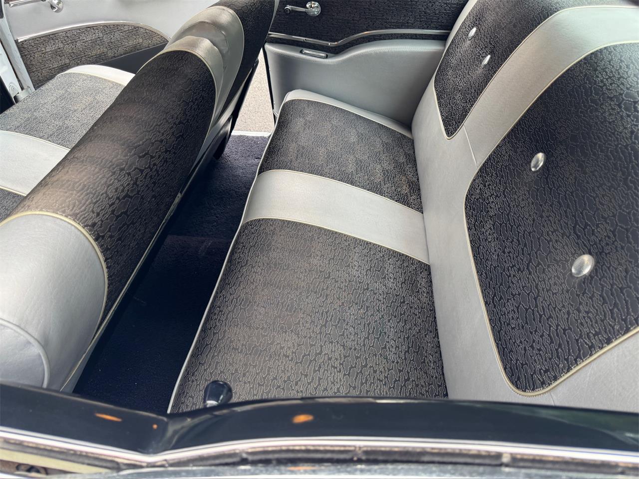 Chevrolet-Bel-air-1957-White-Grey-6