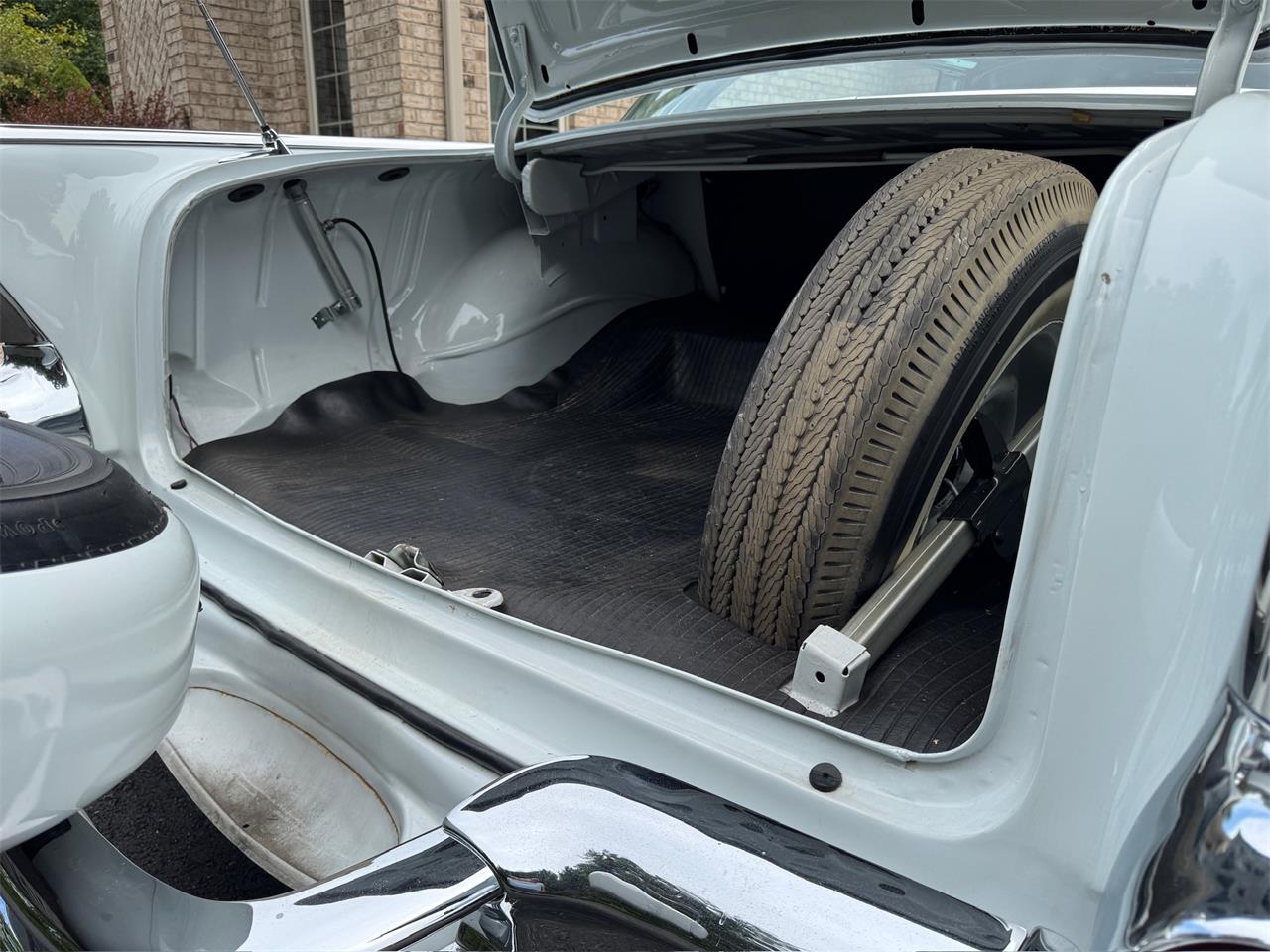 Chevrolet-Bel-air-1957-White-Grey-60