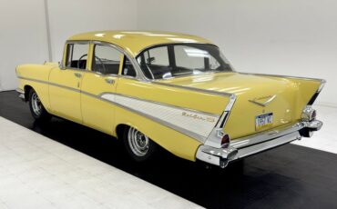 Chevrolet-Bel-air-1957-Yellow-Black-1