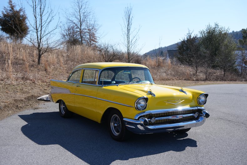 Chevrolet-Bel-air-1957-Yellow-Black-12