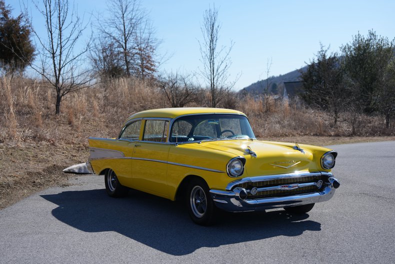 Chevrolet-Bel-air-1957-Yellow-Black-13