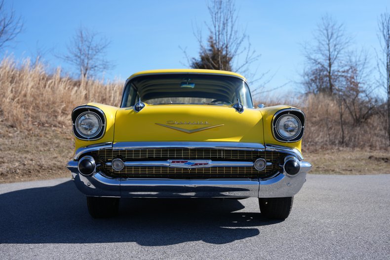 Chevrolet-Bel-air-1957-Yellow-Black-14