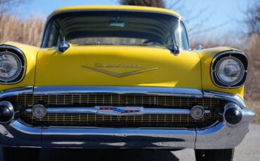 Chevrolet-Bel-air-1957-Yellow-Black-17