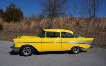 Chevrolet-Bel-air-1957-Yellow-Black-24