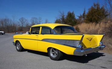 Chevrolet-Bel-air-1957-Yellow-Black-26