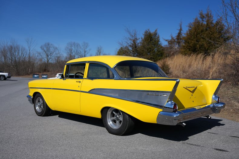 Chevrolet-Bel-air-1957-Yellow-Black-26