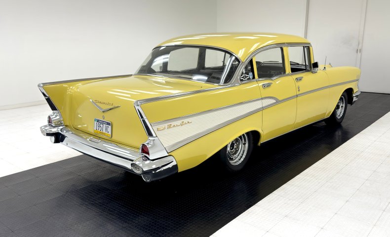 Chevrolet-Bel-air-1957-Yellow-Black-3