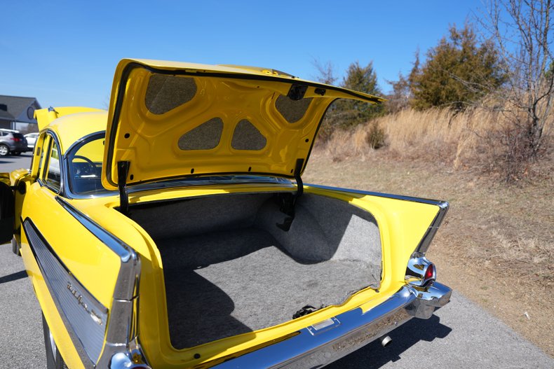 Chevrolet-Bel-air-1957-Yellow-Black-47