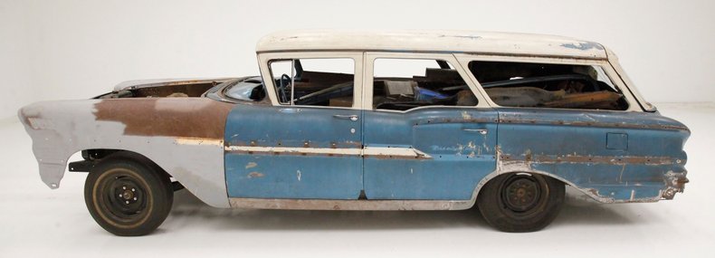 Chevrolet-Brookwood-1958-Fathom-Blue-Blue