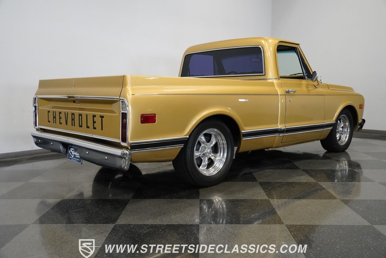 Chevrolet-C10-1970-Medium-Gold-Metallic-Gray-1