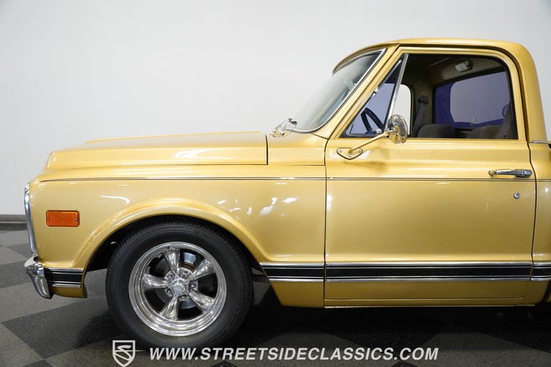 Chevrolet-C10-1970-Medium-Gold-Metallic-Gray-22