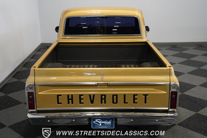 Chevrolet-C10-1970-Medium-Gold-Metallic-Gray-25
