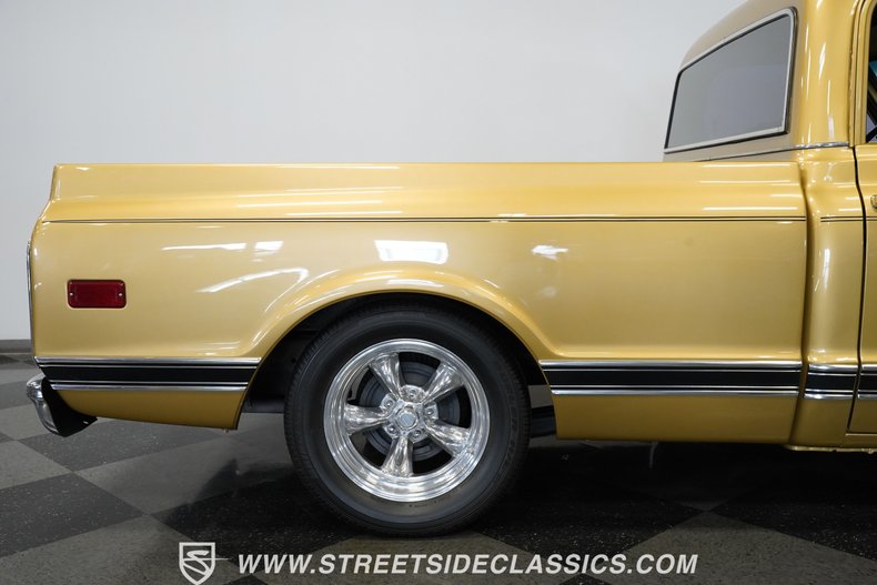 Chevrolet-C10-1970-Medium-Gold-Metallic-Gray-27
