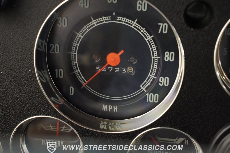 Chevrolet-C10-1970-Medium-Gold-Metallic-Gray-35