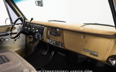 Chevrolet-C10-1970-Medium-Gold-Metallic-Gray-42