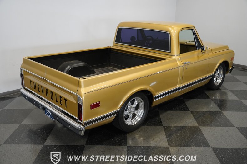 Chevrolet-C10-1970-Medium-Gold-Metallic-Gray-44