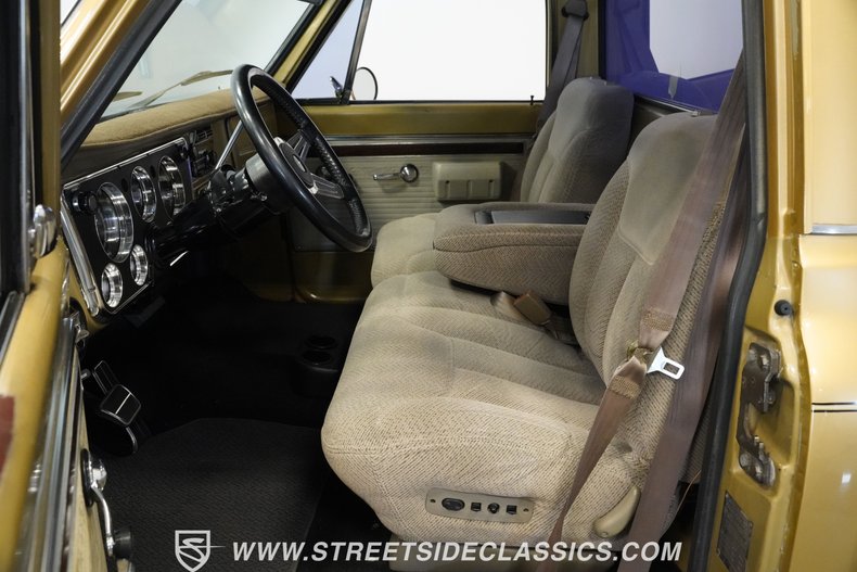 Chevrolet-C10-1970-Medium-Gold-Metallic-Gray-46