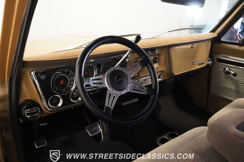 Chevrolet-C10-1970-Medium-Gold-Metallic-Gray-48