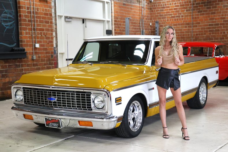 Chevrolet-C10-1972-Gold-Black-ampamp-Yellow-H-10