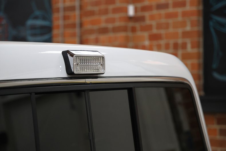 Chevrolet-C10-1972-Gold-Black-ampamp-Yellow-H-11