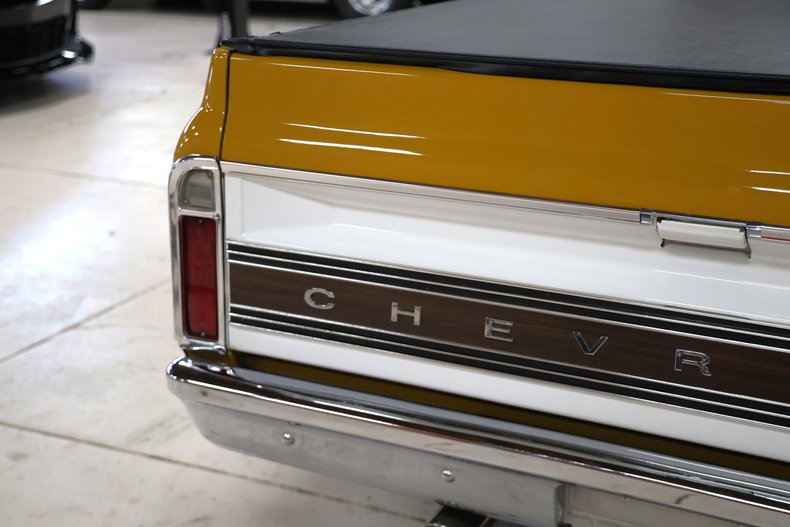 Chevrolet-C10-1972-Gold-Black-ampamp-Yellow-H-12
