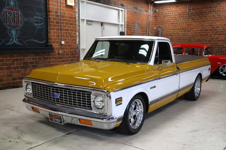 Chevrolet-C10-1972-Gold-Black-ampamp-Yellow-H-13
