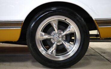 Chevrolet-C10-1972-Gold-Black-ampamp-Yellow-H-2