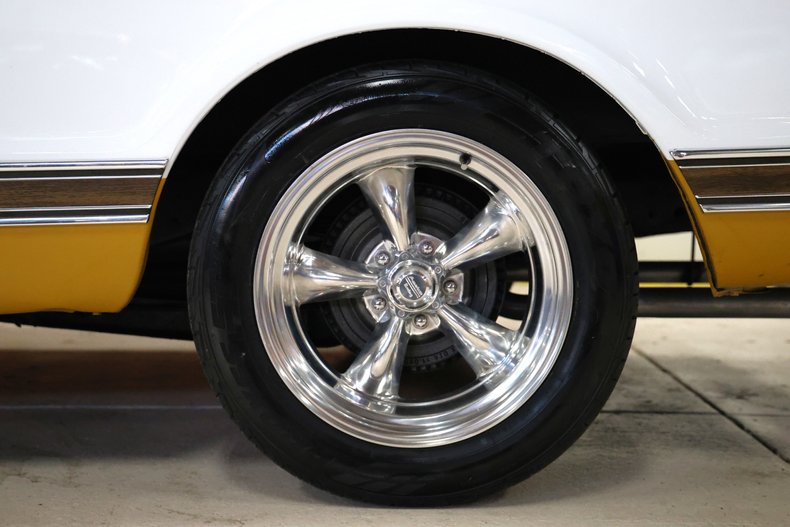 Chevrolet-C10-1972-Gold-Black-ampamp-Yellow-H-2