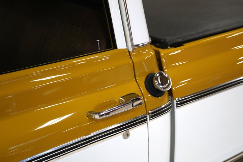 Chevrolet-C10-1972-Gold-Black-ampamp-Yellow-H-21