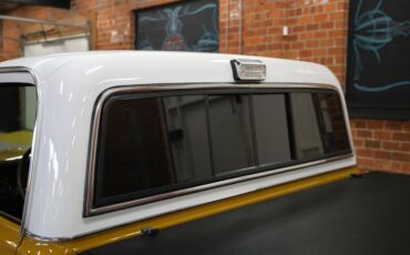 Chevrolet-C10-1972-Gold-Black-ampamp-Yellow-H-24