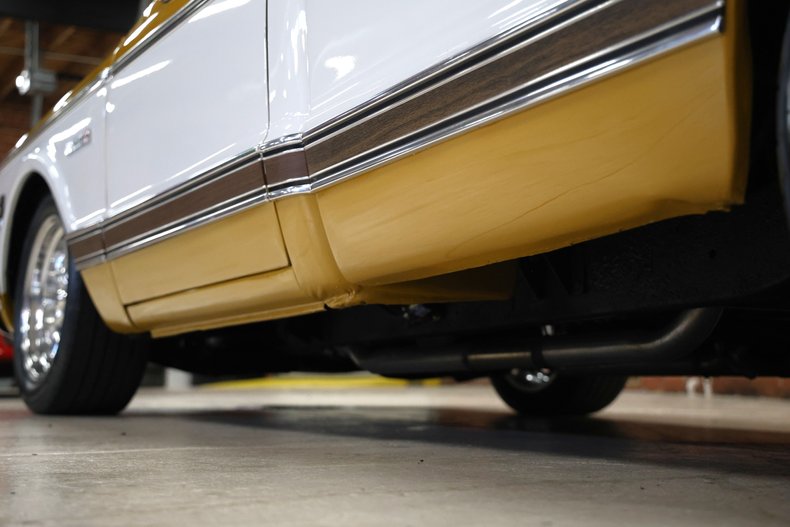 Chevrolet-C10-1972-Gold-Black-ampamp-Yellow-H-26