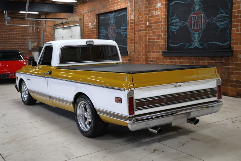 Chevrolet-C10-1972-Gold-Black-ampamp-Yellow-H-28