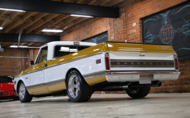 Chevrolet-C10-1972-Gold-Black-ampamp-Yellow-H-29
